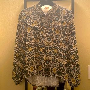Women’s long-sleeve blouse
